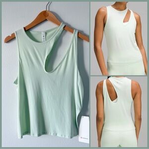 NWT Lululemon Shoulder Cut Out Yoga Tank Size 8 color Kohlrabi Green
